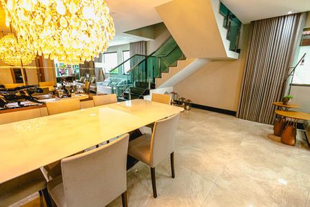 Casa à venda com 214m², 3 quartos e 6 vagasSala de Jantar