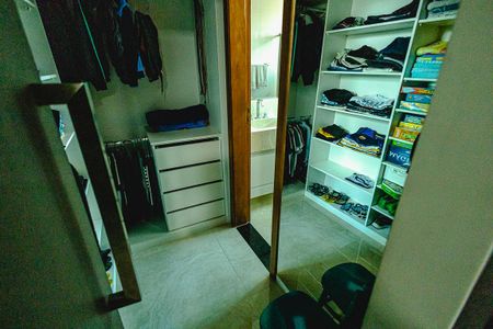 Casa à venda com 214m², 3 quartos e 6 vagasCloset da Suíte 2