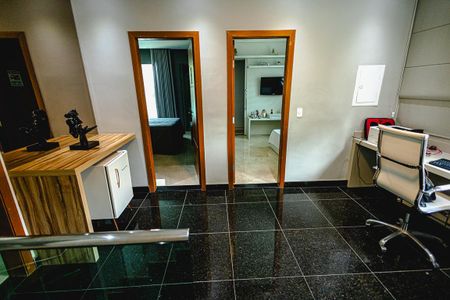 Casa à venda com 214m², 3 quartos e 6 vagasSala / 2º andar