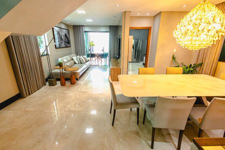 Casa à venda com 214m², 3 quartos e 6 vagasSala de Jantar