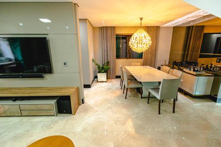 Casa à venda com 214m², 3 quartos e 6 vagasSala de Jantar