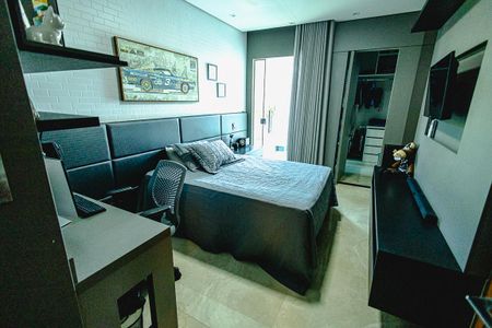 Casa à venda com 214m², 3 quartos e 6 vagasSuíte 2