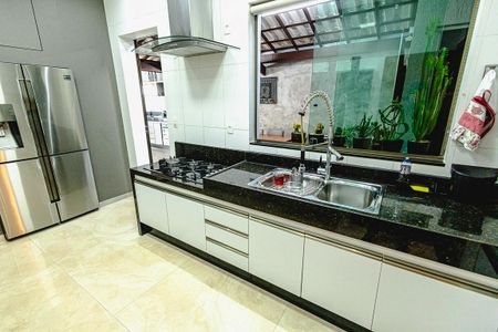 Casa à venda com 214m², 3 quartos e 6 vagasCozinha