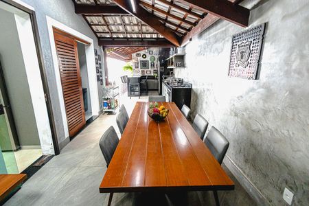 Casa à venda com 214m², 3 quartos e 6 vagasEspaço gourmet