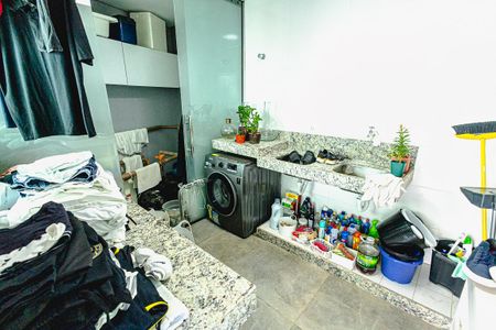 Casa à venda com 214m², 3 quartos e 6 vagasArea de serviço