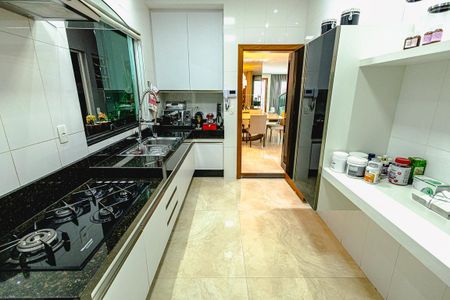 Casa à venda com 214m², 3 quartos e 6 vagasCozinha