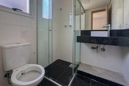 Apartamento à venda com 63m², 2 quartos e 2 vagas Apartamento à venda com 63m², 2 quartos e 2 vagasBanheiro da Suíte