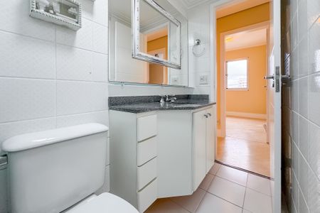 Apartamento à venda com 74m², 3 quartos e 2 vagasBanheiro 