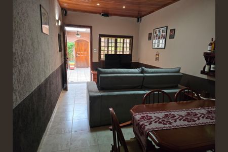 Casa à venda com 278m², 7 quartos e 5 vagas Casa à venda com 278m², 7 quartos e 5 vagasSala Casa 2