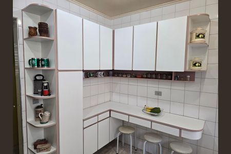 Casa à venda com 278m², 7 quartos e 5 vagas Casa à venda com 278m², 7 quartos e 5 vagasCozinha Casa 2