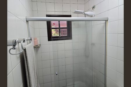 Casa à venda com 278m², 7 quartos e 5 vagas Casa à venda com 278m², 7 quartos e 5 vagasEdicula - Banheiro