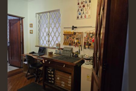 Casa à venda com 278m², 7 quartos e 5 vagas Casa à venda com 278m², 7 quartos e 5 vagasSala casa 1