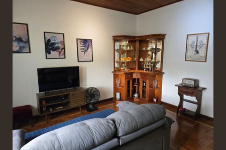 Casa à venda com 278m², 7 quartos e 5 vagas Casa à venda com 278m², 7 quartos e 5 vagasQuarto 1 casa 1