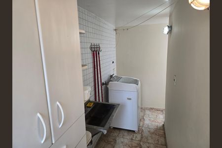 Casa à venda com 278m², 7 quartos e 5 vagas Casa à venda com 278m², 7 quartos e 5 vagasÁrea de Serviço Casa 2