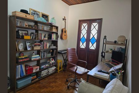 Casa à venda com 278m², 7 quartos e 5 vagas Casa à venda com 278m², 7 quartos e 5 vagasQuarto 2 casa 1