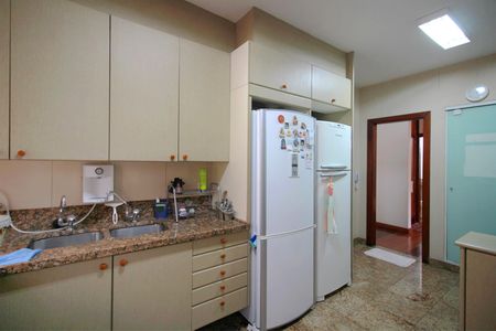 Apartamento à venda com 275m², 4 quartos e 3 vagasCozinha