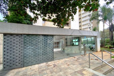 Apartamento à venda com 275m², 4 quartos e 3 vagasFachada