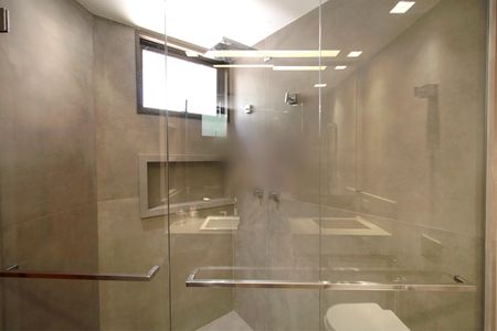 Apartamento à venda com 275m², 4 quartos e 3 vagasBanheiro da Suíte 2