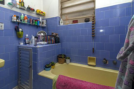 Casa para alugar com 300m², 4 quartos e 2 vagasBanheiro Social