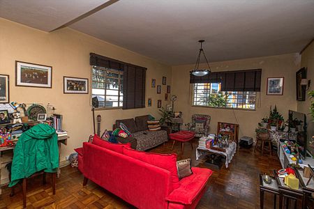 Casa para alugar com 300m², 4 quartos e 2 vagasSala