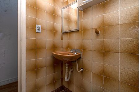 Casa para alugar com 300m², 4 quartos e 2 vagasBanheiro da suíte