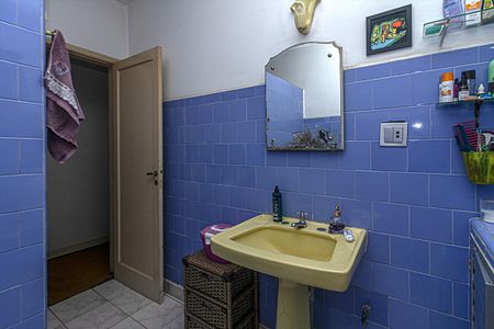 Casa para alugar com 300m², 4 quartos e 2 vagasBanheiro Social