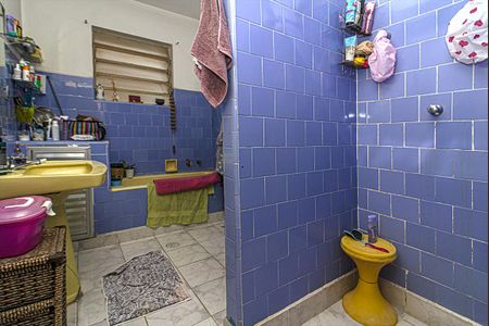 Casa para alugar com 300m², 4 quartos e 2 vagasBanheiro Social