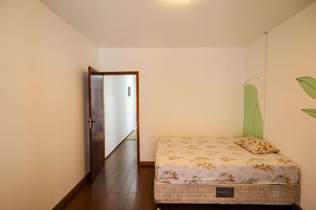 Casa à venda com 157m², 4 quartos e 2 vagasQuarto 1