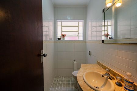 Casa à venda com 157m², 4 quartos e 2 vagasLavabo