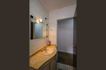 Casa à venda com 157m², 4 quartos e 2 vagasLavabo