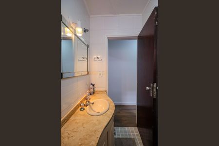 Casa à venda com 157m², 4 quartos e 2 vagasLavabo