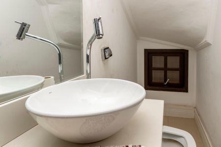 Casa à venda com 154m², 3 quartos e 2 vagasLavabo