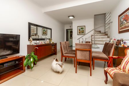 Casa à venda com 154m², 3 quartos e 2 vagasSala