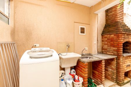 Casa à venda com 154m², 3 quartos e 2 vagasLavanderia