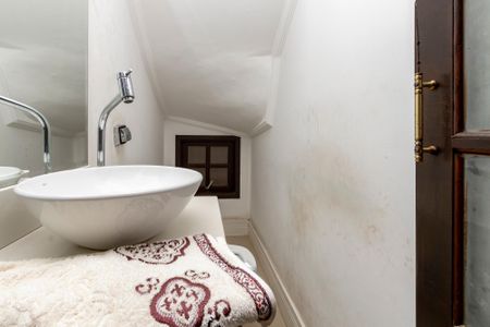 Casa à venda com 154m², 3 quartos e 2 vagasLavabo