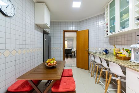 Casa à venda com 298m², 4 quartos e 3 vagasCozinha
