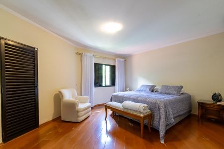 Casa à venda com 298m², 4 quartos e 3 vagasSuíte 1