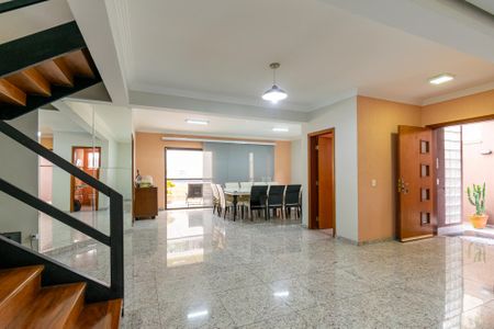 Casa à venda com 298m², 4 quartos e 3 vagasSala de Estar