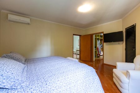 Casa à venda com 298m², 4 quartos e 3 vagasSuíte 1