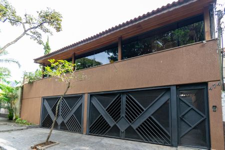 Casa à venda com 298m², 4 quartos e 3 vagasFachada