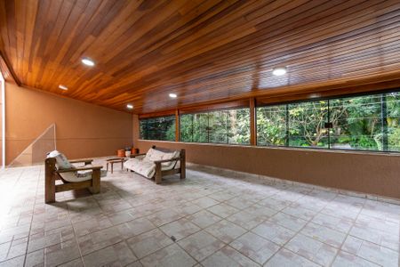 Casa à venda com 298m², 4 quartos e 3 vagasVaranda