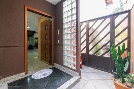 Casa à venda com 298m², 4 quartos e 3 vagasEntrada