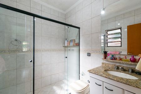 Casa à venda com 298m², 4 quartos e 3 vagasBanheiro da Suíte 2