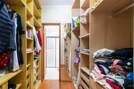 Casa à venda com 298m², 4 quartos e 3 vagasCloset da Suíte 2