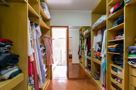Casa à venda com 298m², 4 quartos e 3 vagasCloset da Suíte 1