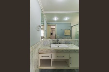 Apartamento à venda com 96m², 3 quartos e 2 vagas Apartamento à venda com 96m², 3 quartos e 2 vagasBanheiro da Suíte