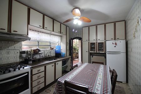 Casa à venda com 220m², 4 quartos e 2 vagasCozinha