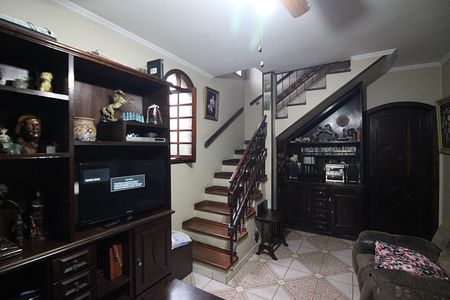 Casa à venda com 220m², 4 quartos e 2 vagasSala