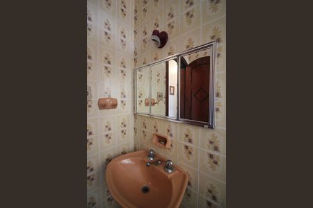 Casa à venda com 220m², 4 quartos e 2 vagasBanheiro Social