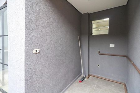 Casa à venda com 100m², 2 quartos e 1 vaga Casa à venda com 100m², 2 quartos e 1 vagaQuintal